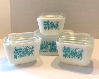 PYREX BUTTERPRINT Turquoise #501 (2), 502, and 503, Refrigerator Dishes, 'FRIDGIES' Great Condition, Three Lids, 1950, Farmhouse Style