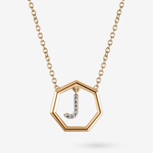 Collar con letra J bañado en oro y rodio blanco