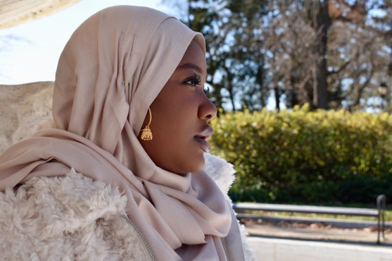An easy style for new hijabis ❤️ earring friendly #hijab#hijabtutorial... |  TikTok