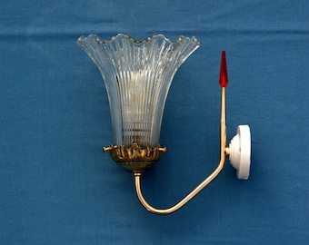 Authentic solo sconce porcelain and Holophane glass .   NO SHIPPING USA
