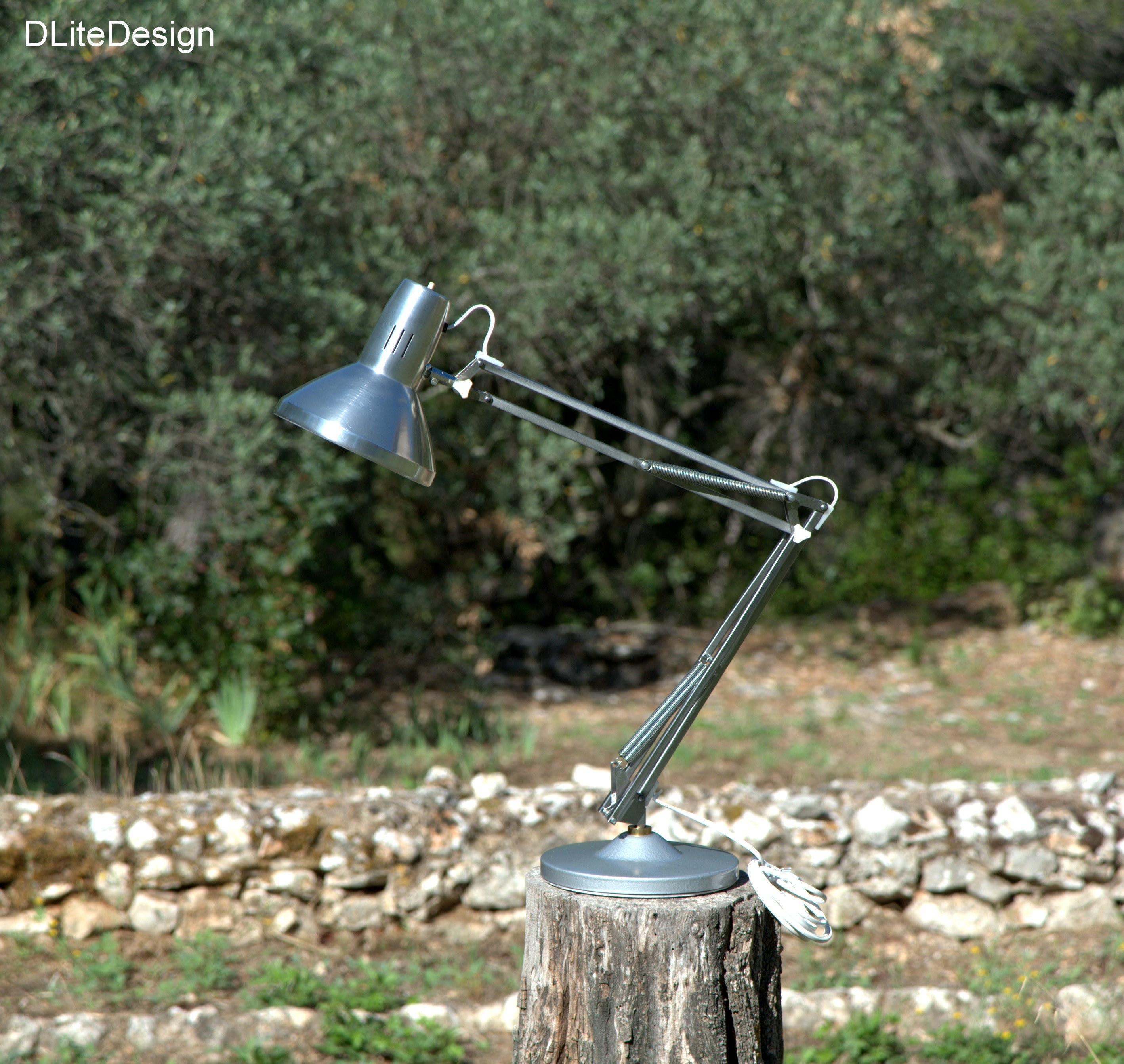 Articulating 2024 shop light