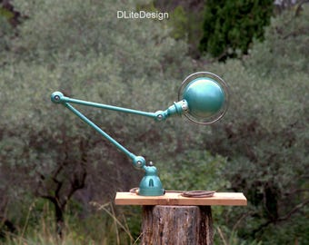 Jielde Vintage French industrial lamp, 1970, hammered jade green finish. NO SHIPPING USA