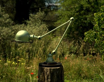 Jielde desk lamp, on heavy base, fully restored 1980 industrial vintage Made in France. NO SHIPPING USA