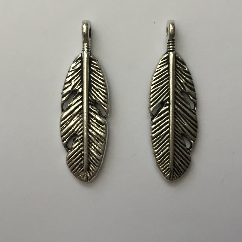 8 or 50 Feather Charms Antique Silver Tone FEA01 image 2