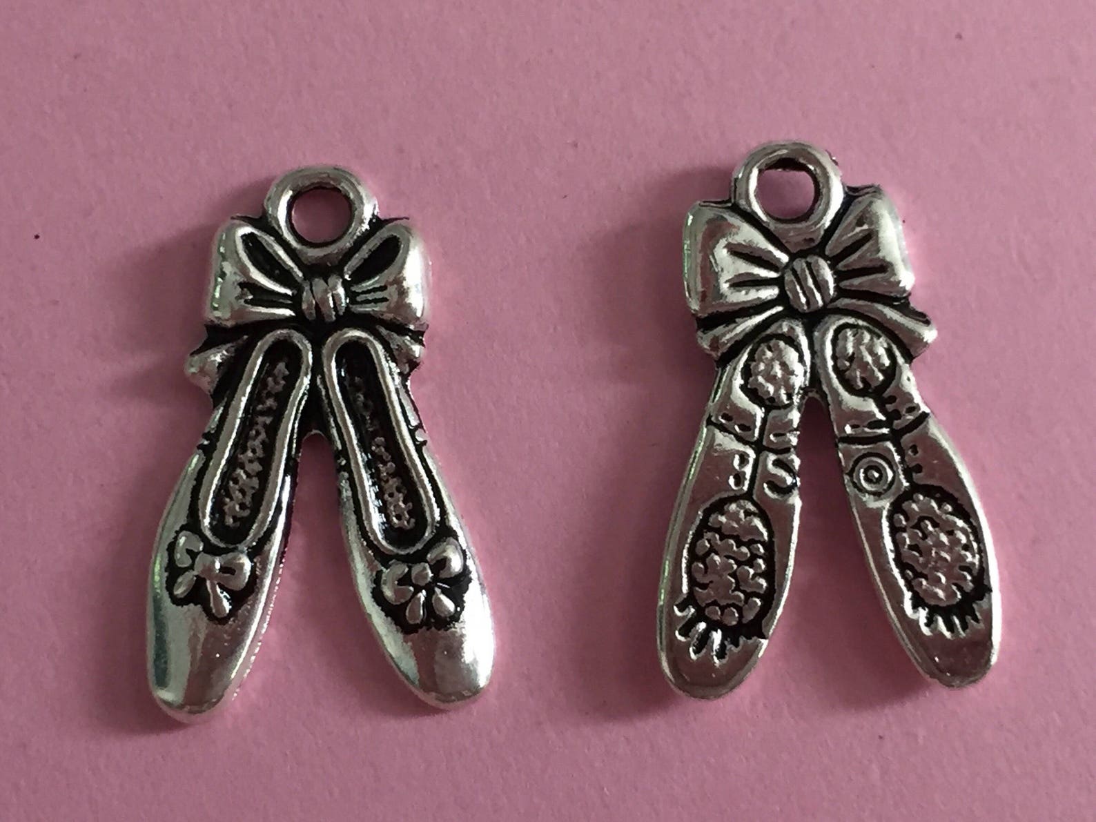 10 ballet shoe charms antique silver tone shoe12