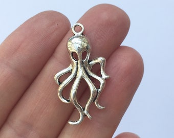 8 Octopus Charms Antique Silver - SC561