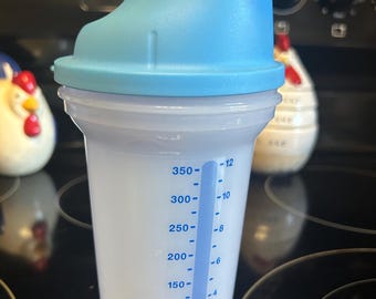 Tupperware Quick Shake Blender Mixing Cup Blue