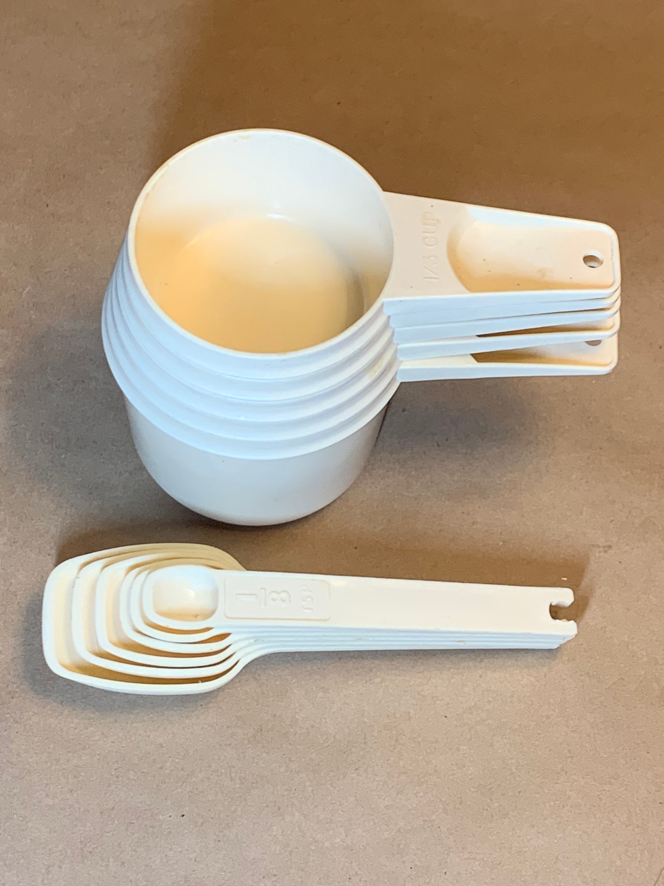 Tupperware Measuring Cups & Spoons Ivory 