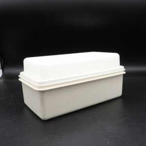 New Tupperware Jumbo Bread Server Keeper Storage Container Berry Lid 