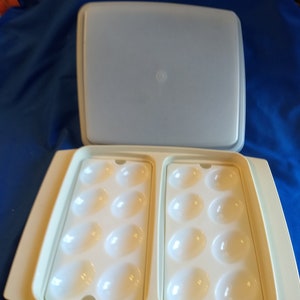 Tupperware Devil Egg Keeper Classic