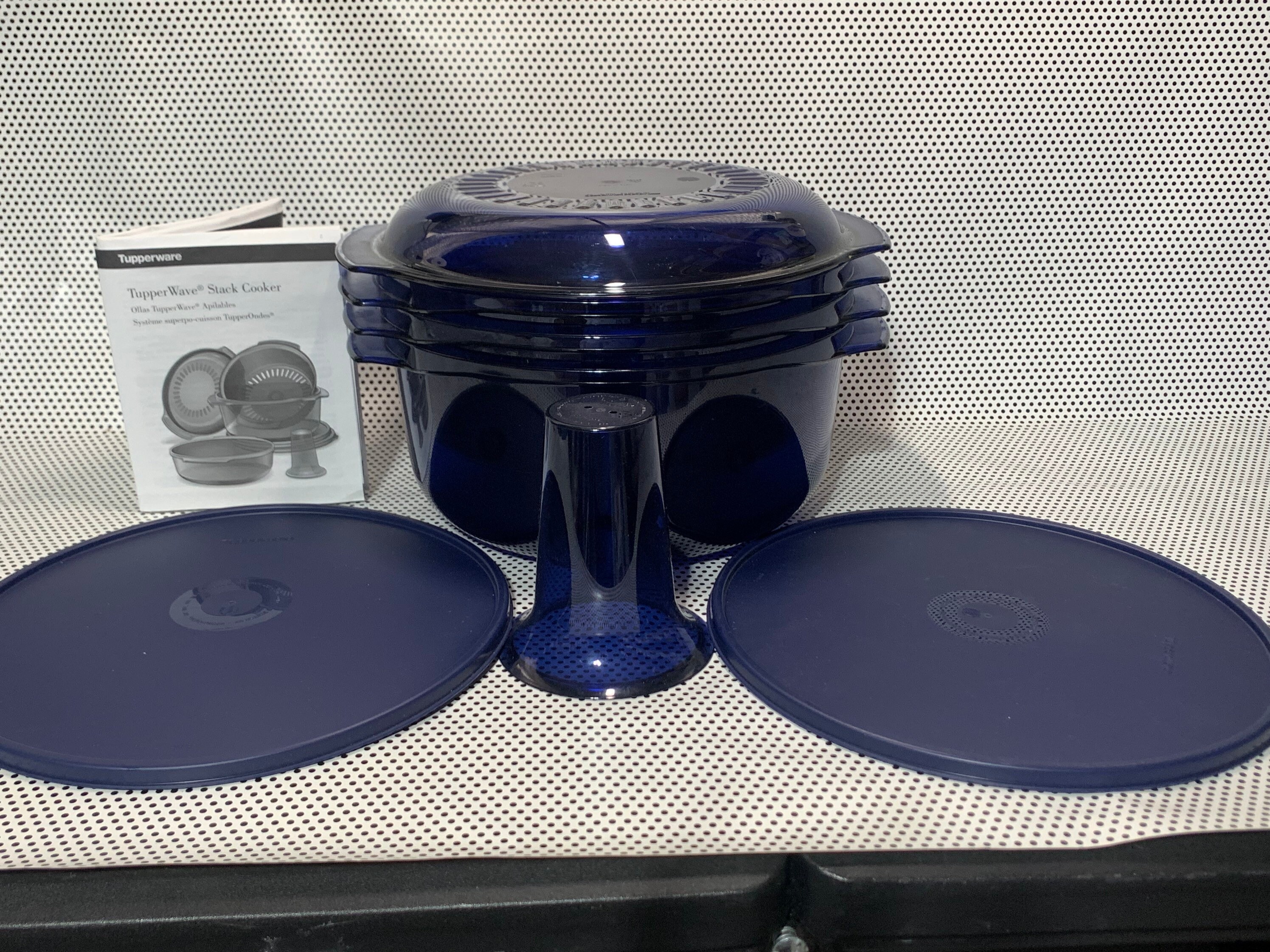 Tupperware Crystalwave Plus Large Round 4 Qt Microwave Safe Bowls