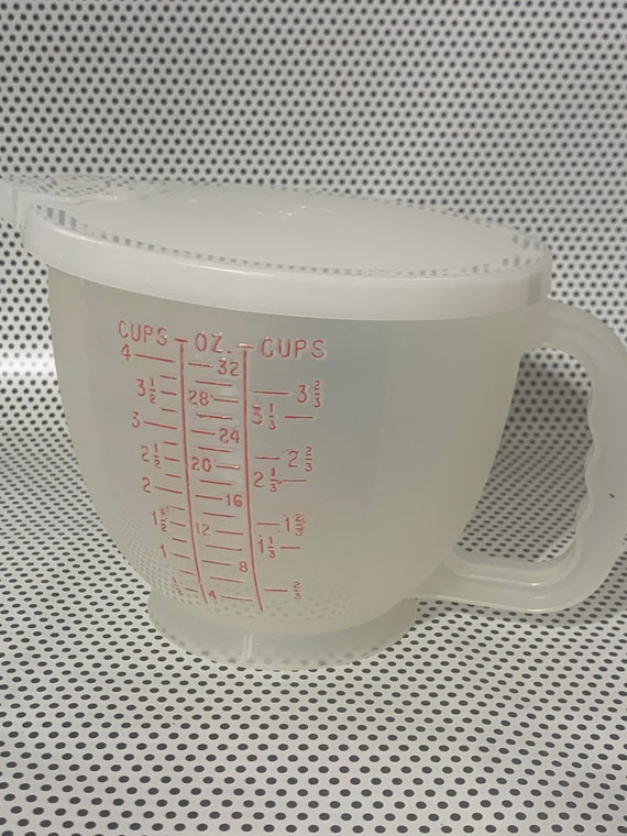 Tupperware 4 Cup Measuring Cup With Lid 