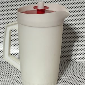 Tupperware Red White 1qt Pitcher