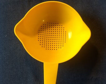 Yellow Tupperware Colander Strainer 1200