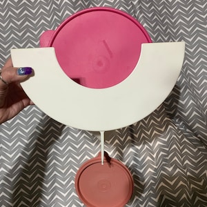 Tupperware Seal Keeper and Lid Holder