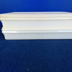 2 Vintage Tupperware Rectangular Flat Storage Keepers 794