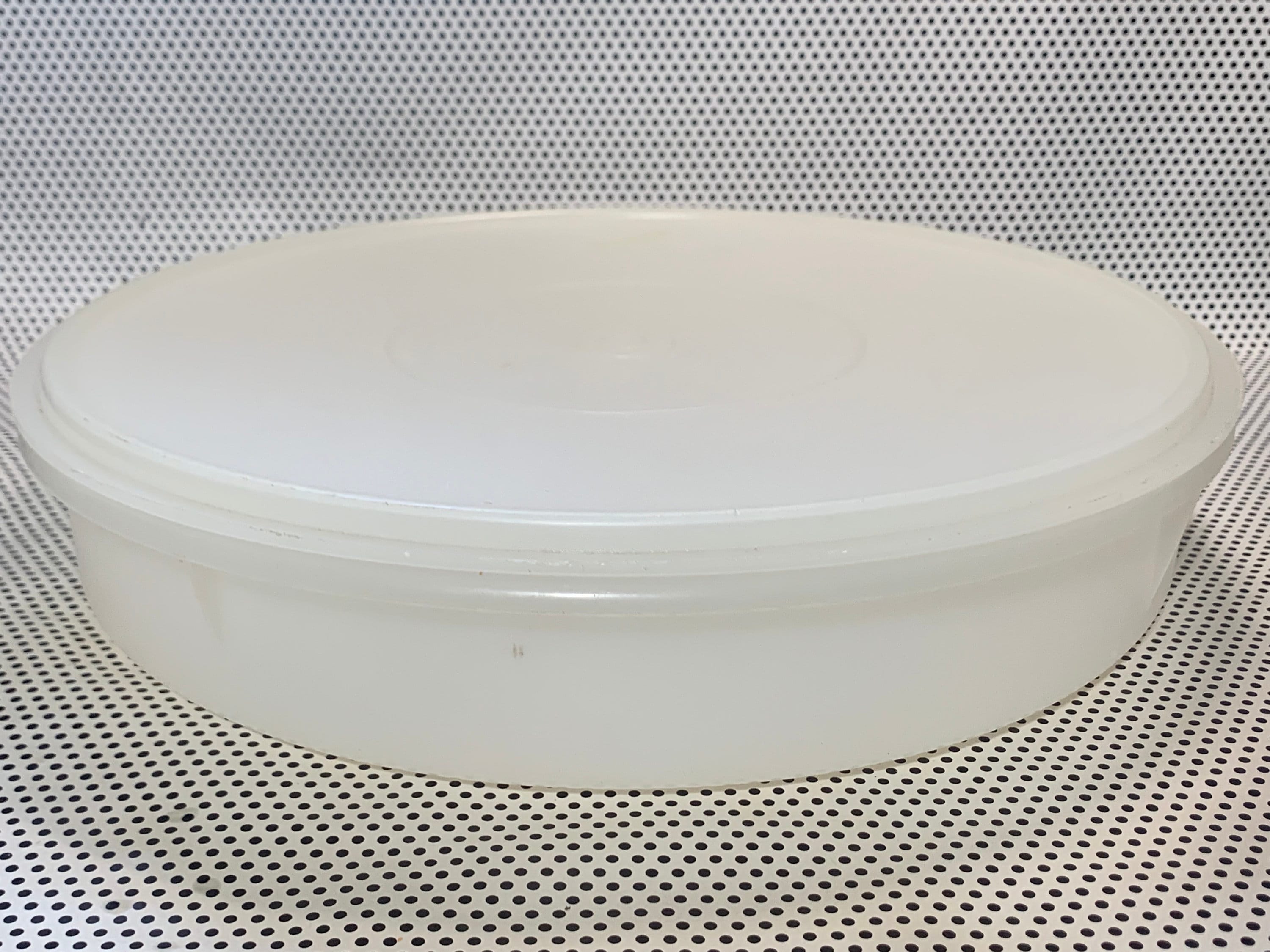 Vintage Tupperware Large Round Container & Lid. White. Cake Taker 