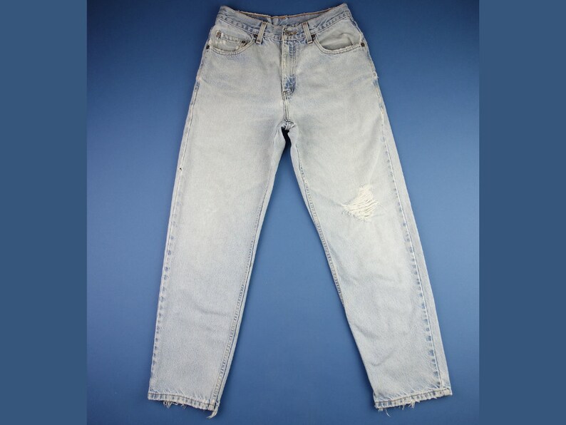 size 28 levi jeans