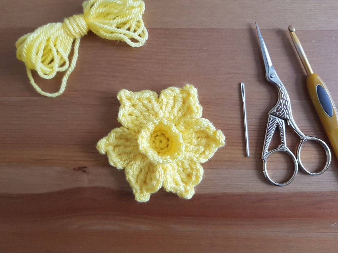 Beginner Friendly Crochet Daffodil Pattern PDF DOWNLOAD Brooch
