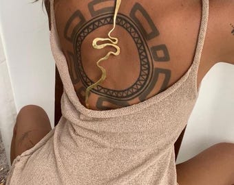 Wandering Line Spine ornament