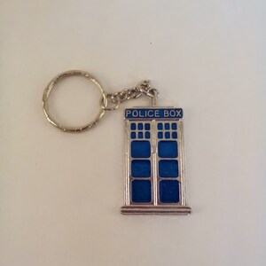 Doctor Who / TARDIS Key Chain image 3