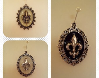 Fleur De Lis Pendant (Silver or Bronze)