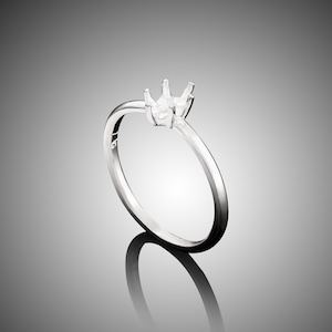Premium Light Weight Sterling Silver 6x4mm oval ring setting. 6-prong tray, Oxygen-free cast. Polished, finished and ready for gemstone