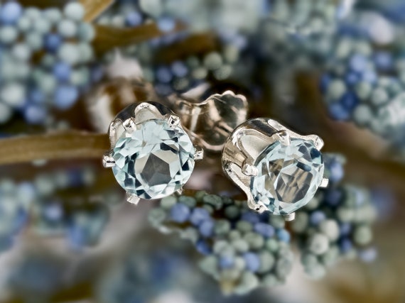 Sterling Silver Stackable Expressions 4mm Round Low Set Light Aquamarine Ring Sterling Silver Stackable Expressions 4mm Round Low Set Light Aquamarine Ring