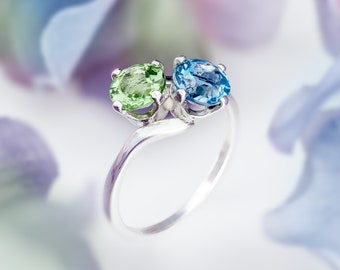 London Blue and Peridot Silver Ring. 6mm Rounds, Natural Gems. Dual gemstone. Unique, handmade ring style. Case and Gift Box.