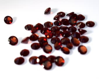Natural Mozambique Almandine Garnet Gemstone: 5mm AAA Round Faceted
