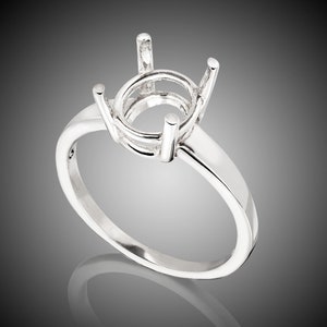 Premium Sterling Silver 7x5, 8x6, 9x7, 10x8, 12x10, 14x10, 18x13, or 20x15mm oval faceted ring mount with a graduated band. Pre-notched.