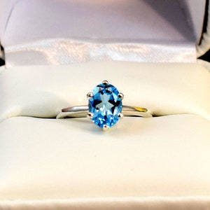 Size 8-1/2 Sparkling Swiss Blue! Classic 8x6mm, Oval, Natural, Blue Topaz Solitaire Sterling Silver Ring. Gorgeous AAA Color!