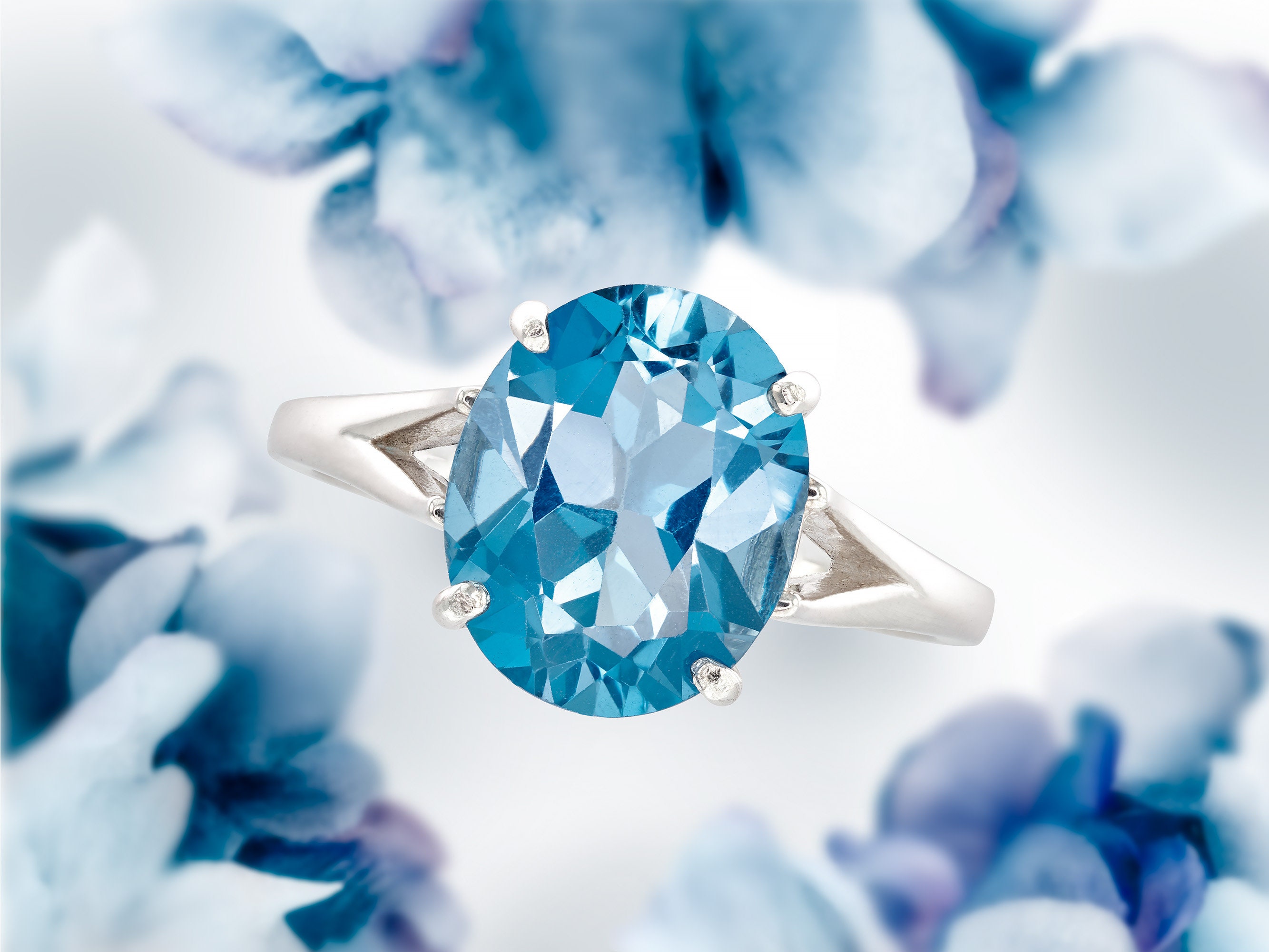 Gorgeous London Blue Topaz Ring. Premium Sterling Silver Split