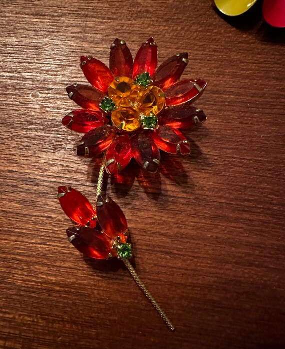 Vintage Rhinestone Flower Brooch, floral pin - image 5