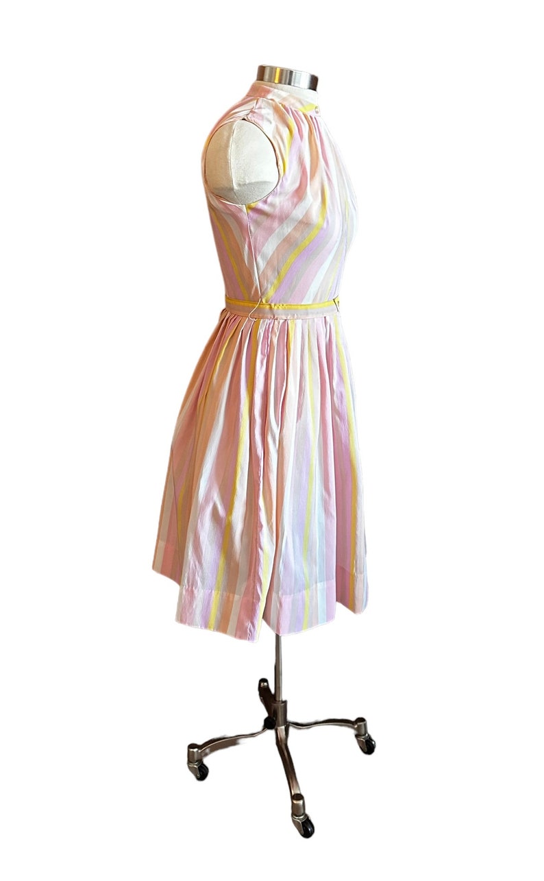 Spring pastels Vintage 1950s 1960s dress, Fit and flare dress image 2