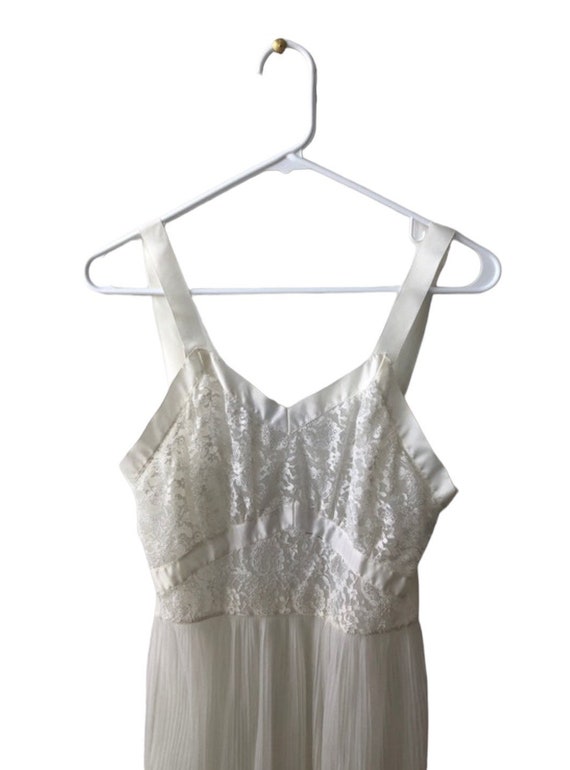 Vintage 1950’s White Lace Sheer Slip, 1950’s linge