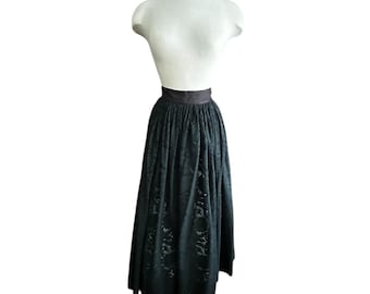Vintage black lace skirt: long skirt