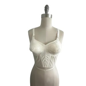 Vintage 1950’s cotton bra - long bra - bullet bra - Inspiration by Mardi Bra - size 34