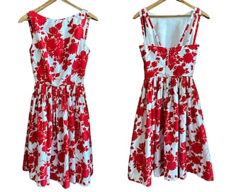 Vintage Floral Sundress vintage 1950’s 1960’s  fit and flare, Swing Style,  Spring Summer dress