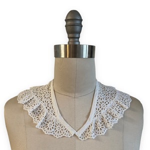 Vintage white Eyelet lace cotton collar
