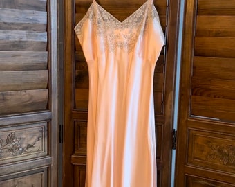 Vintage 1930’s Peach Satin Slip