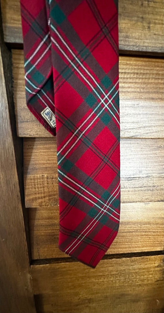 Vintage red plaid tartan tie, made in England , fe