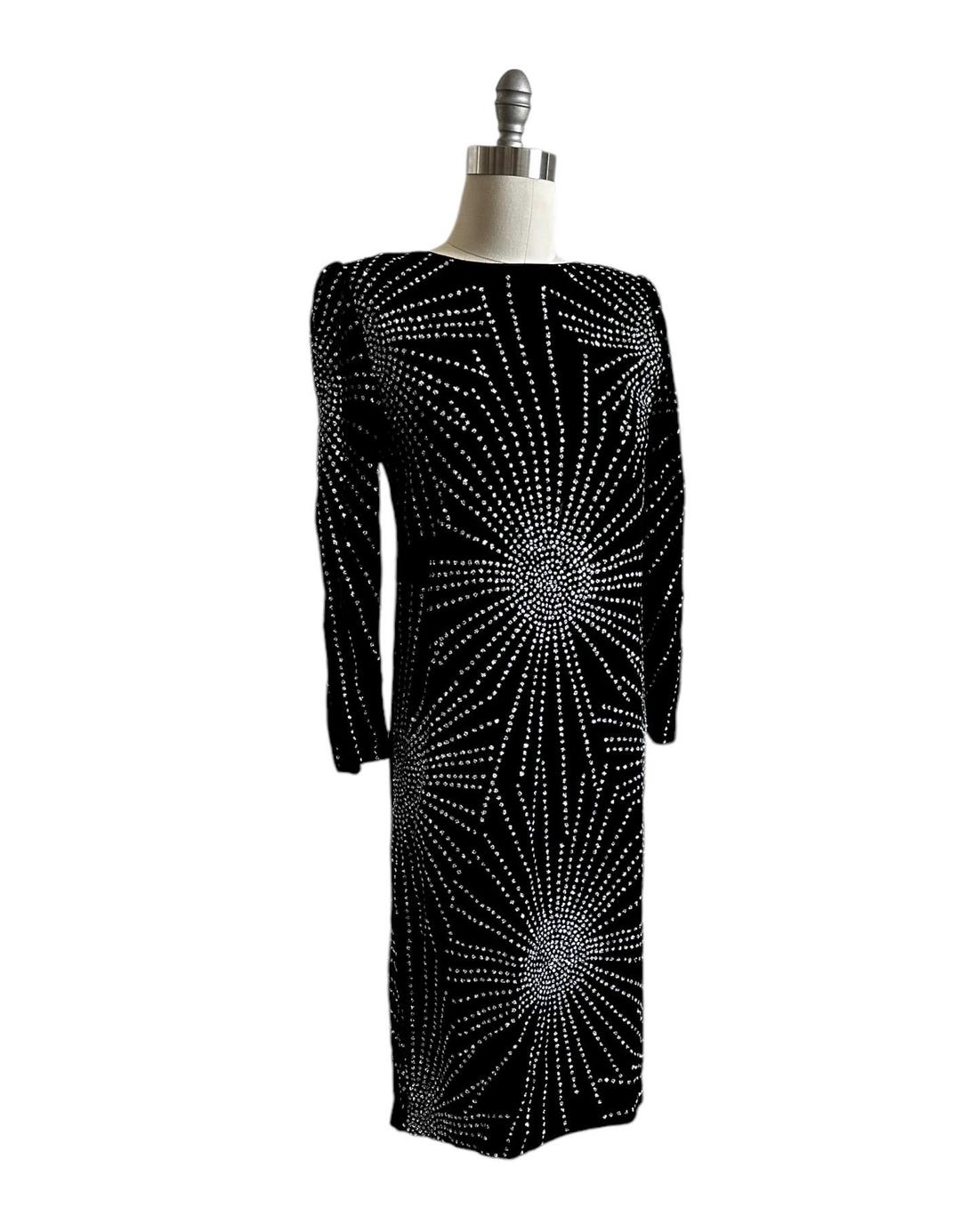 amazon pregnancy dresses logo office building -Fotos und -Bildmaterial in hoher Auflösung Features:DEFAULT 20241018a Types of Sage: 6