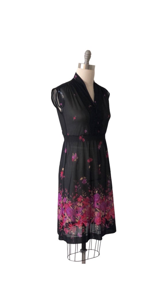 Vintage 1970s floral spring summer dress