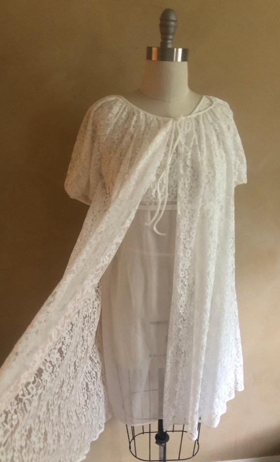 Vintage 1960’s Peignoir set white lace