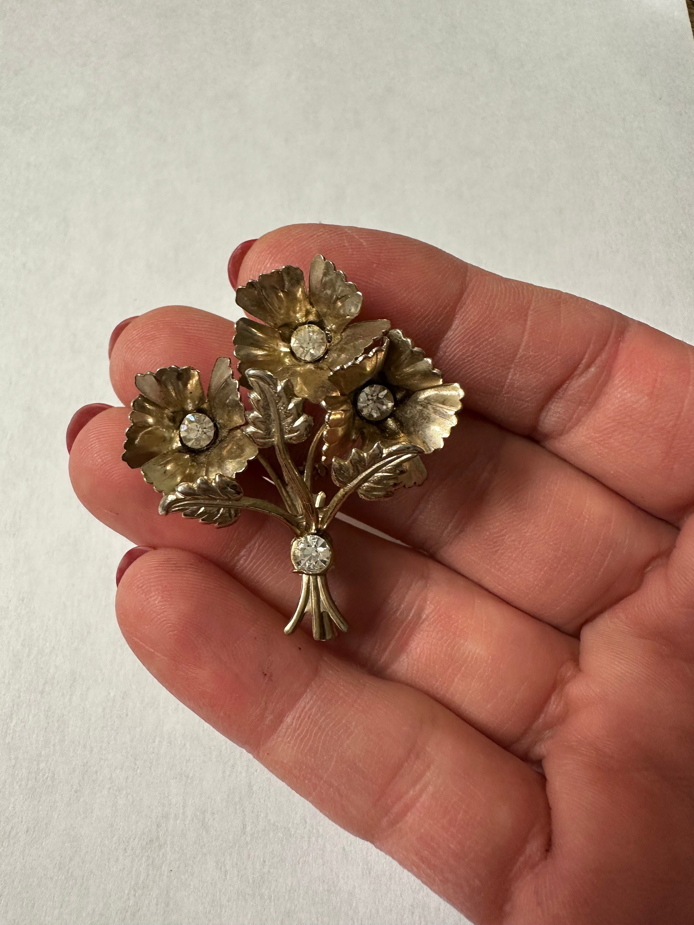 Vintage 1950's Flower Brooch, Gold Tone With Rhinestones - Etsy