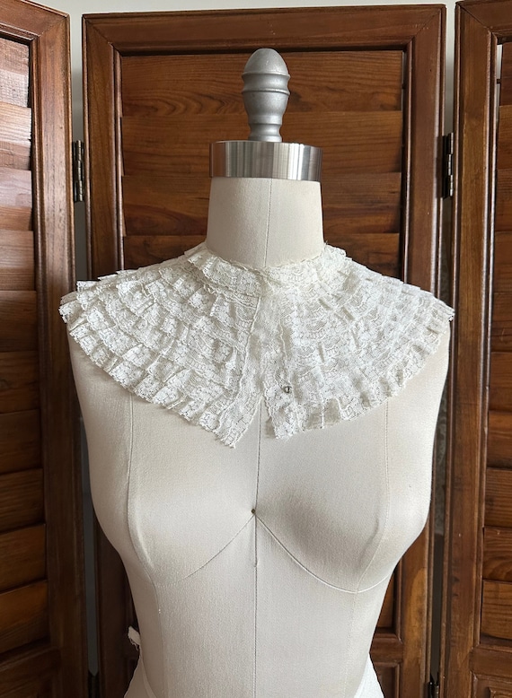 Vintage white Lace Ruffled Collar, 1930’s vintage