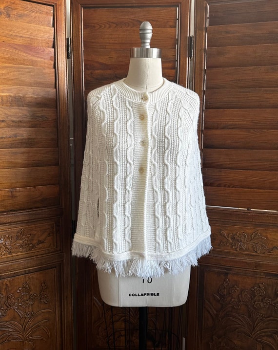 Vintage White Knit Spring Cape, Poncho, 1960’s Vi… - image 3