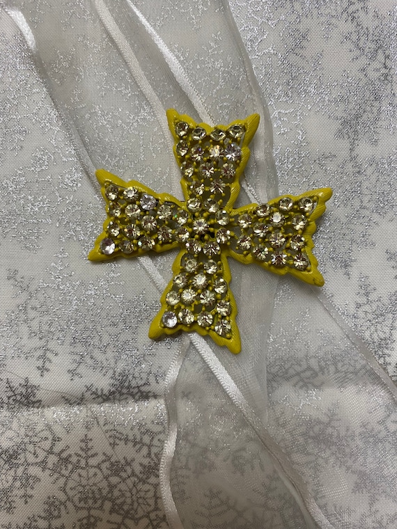 Weiss Maltese Cross brooch pin
