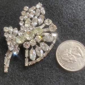 Beautiful Brooch Pin Vintage